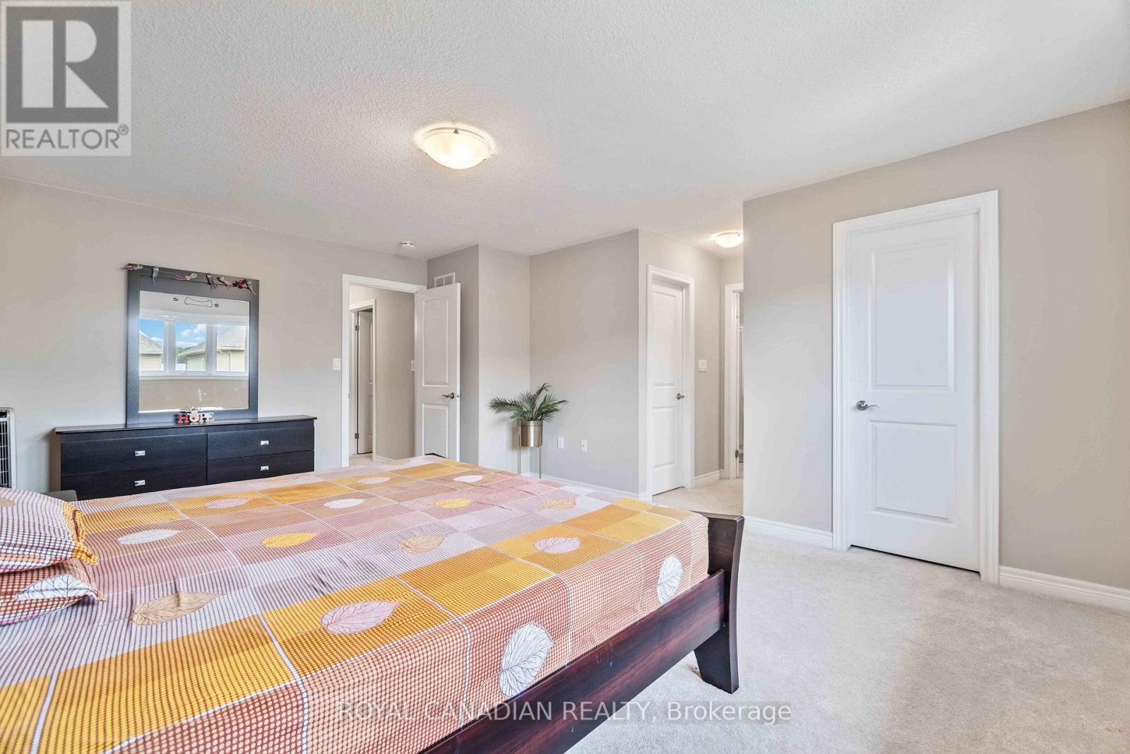 92 BETHUNE AVENUE - 32