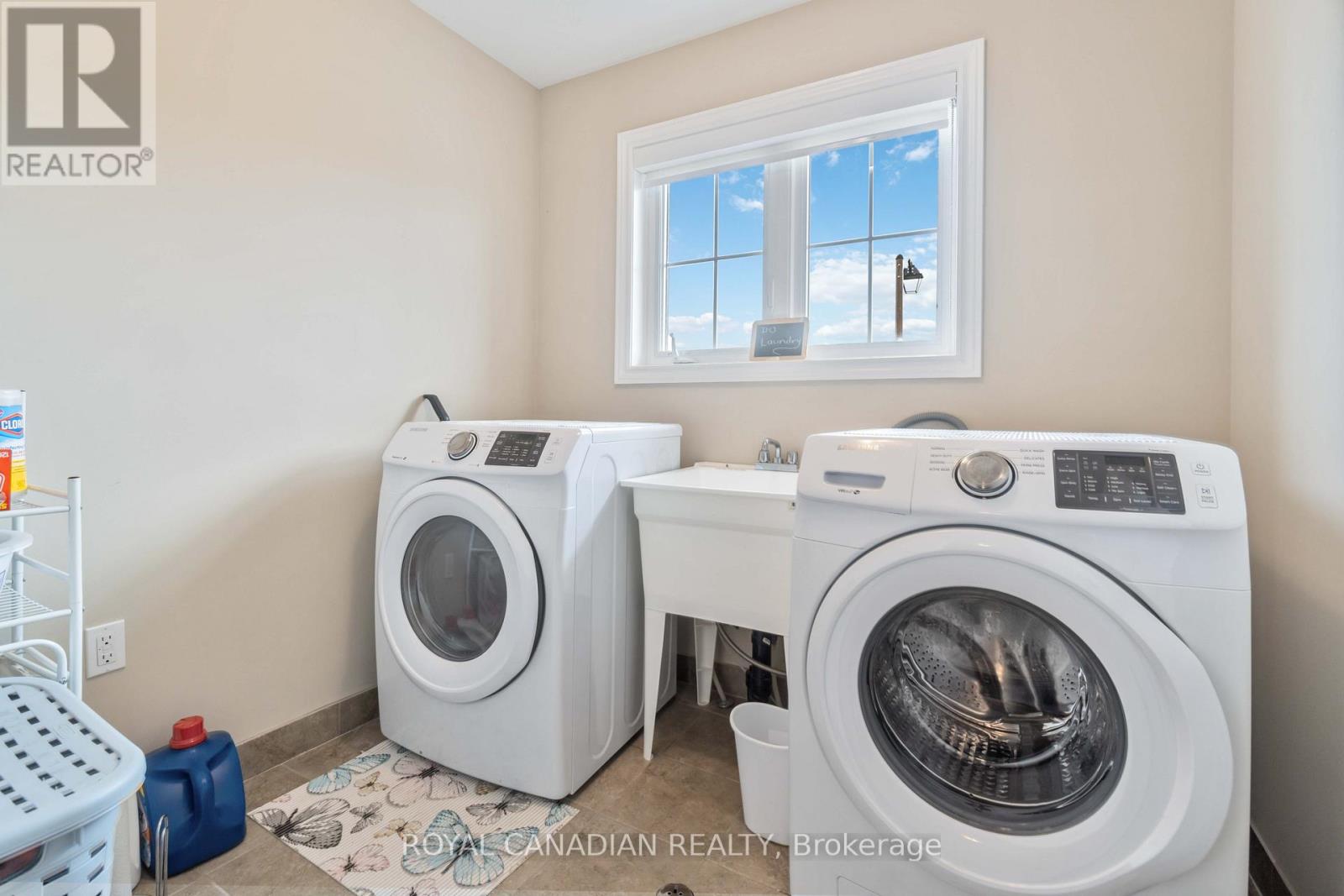 92 BETHUNE AVENUE - 44