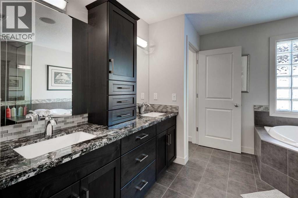 Single Family House for Sale in  Springbluff Heights SW Springbank Hill Calgary 