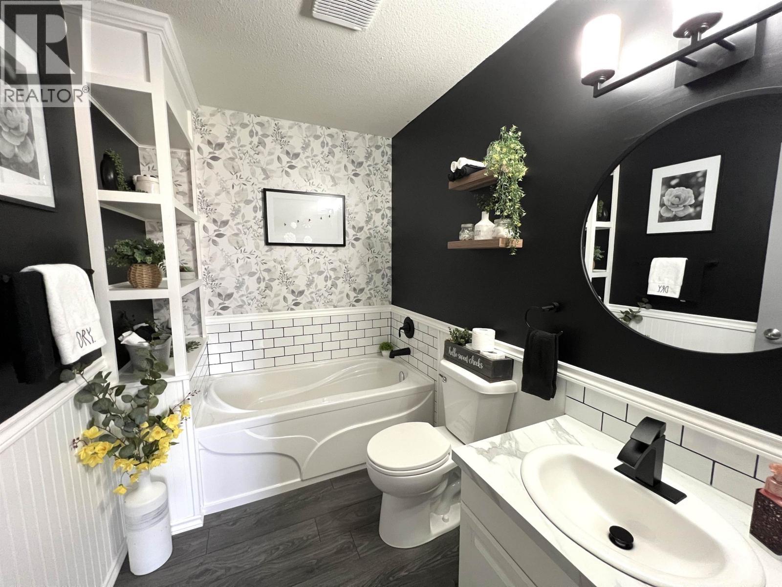 5516 W 57 STREET, Fort Nelson