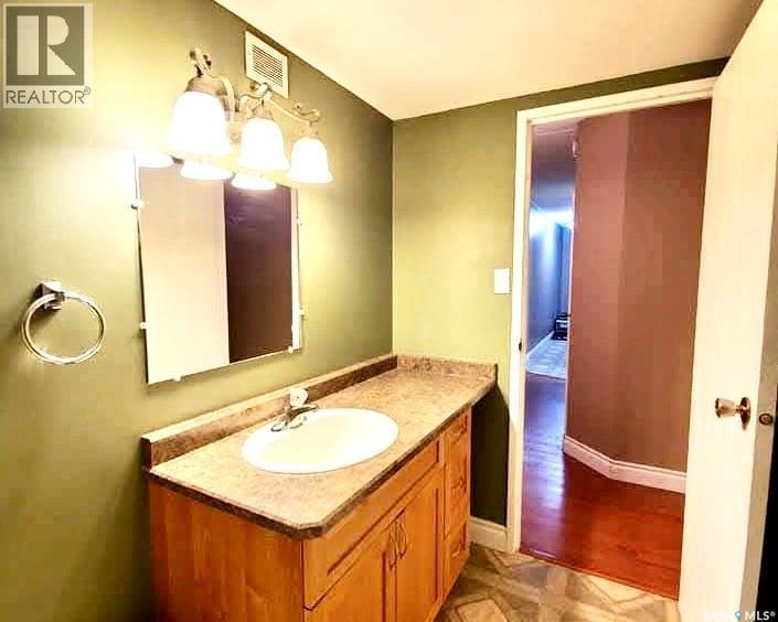 #12 47 CENTENNIAL STREET - 16