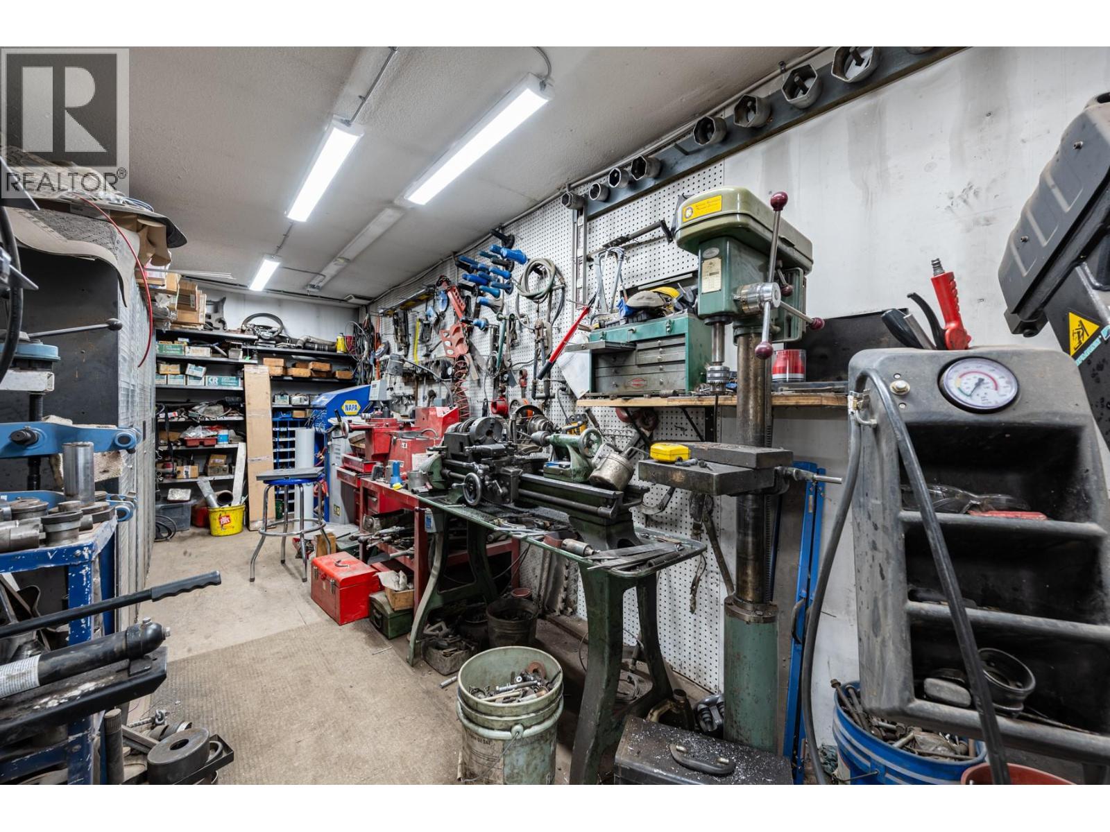  2549 Nicola Avenue, Merritt