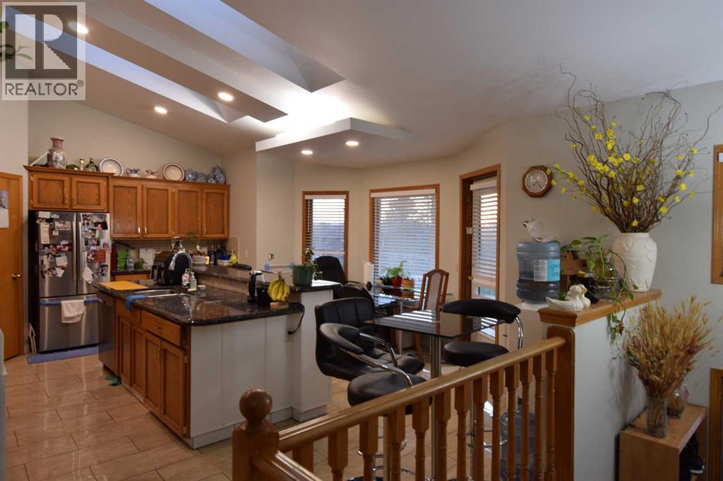 Single Family House Bi-level for Sale in  Douglas Woods Close SE Douglasdale/Glen Calgary 