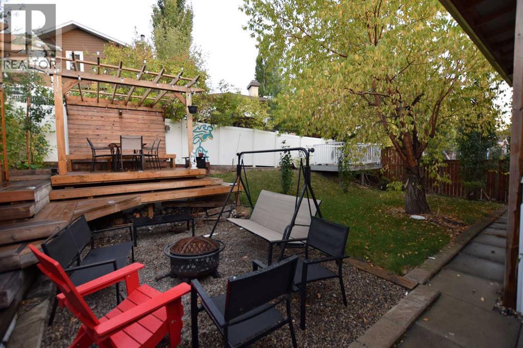 Single Family House Bi-level for Sale in  Douglas Woods Close SE Douglasdale/Glen Calgary 