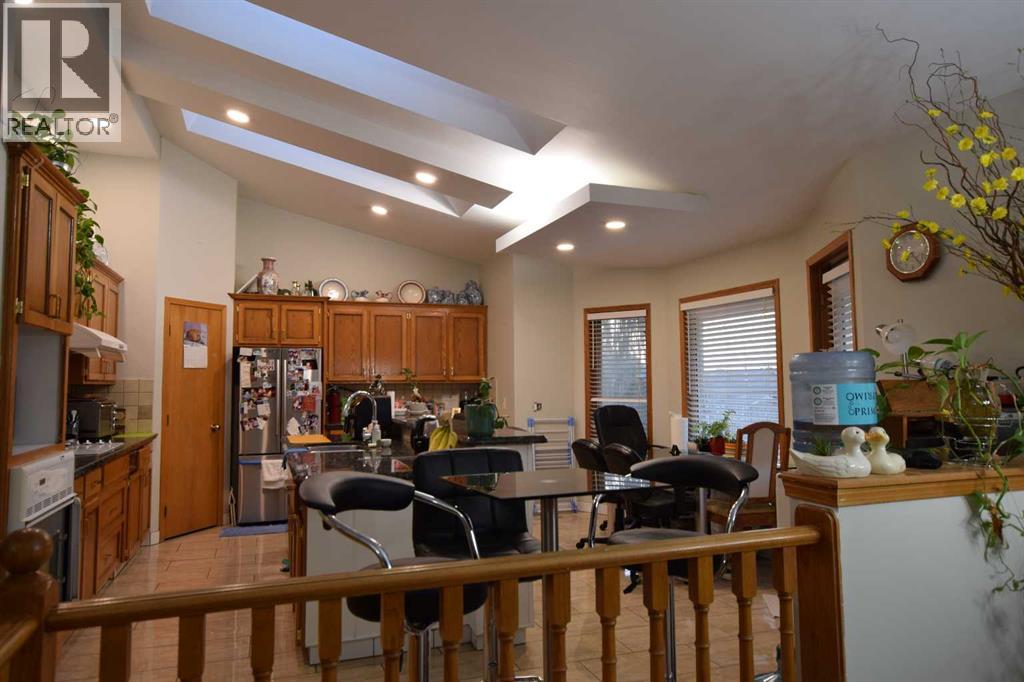 Single Family House Bi-level for Sale in  Douglas Woods Close SE Douglasdale/Glen Calgary 