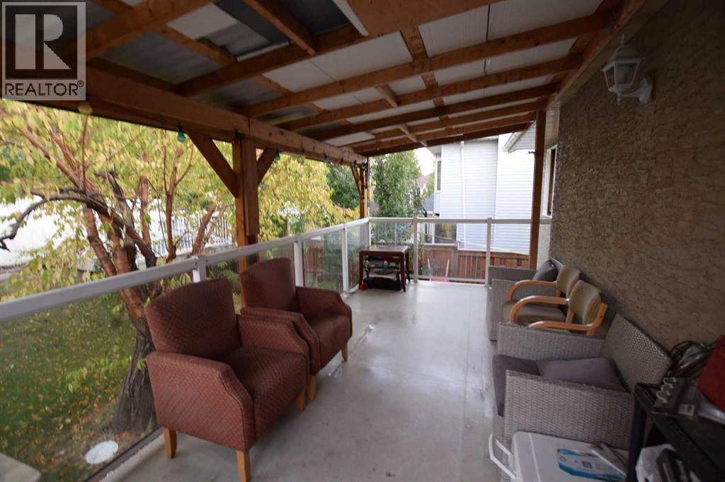 Single Family House Bi-level for Sale in  Douglas Woods Close SE Douglasdale/Glen Calgary 