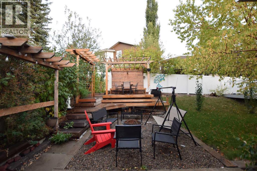 Single Family House Bi-level for Sale in  Douglas Woods Close SE Douglasdale/Glen Calgary 