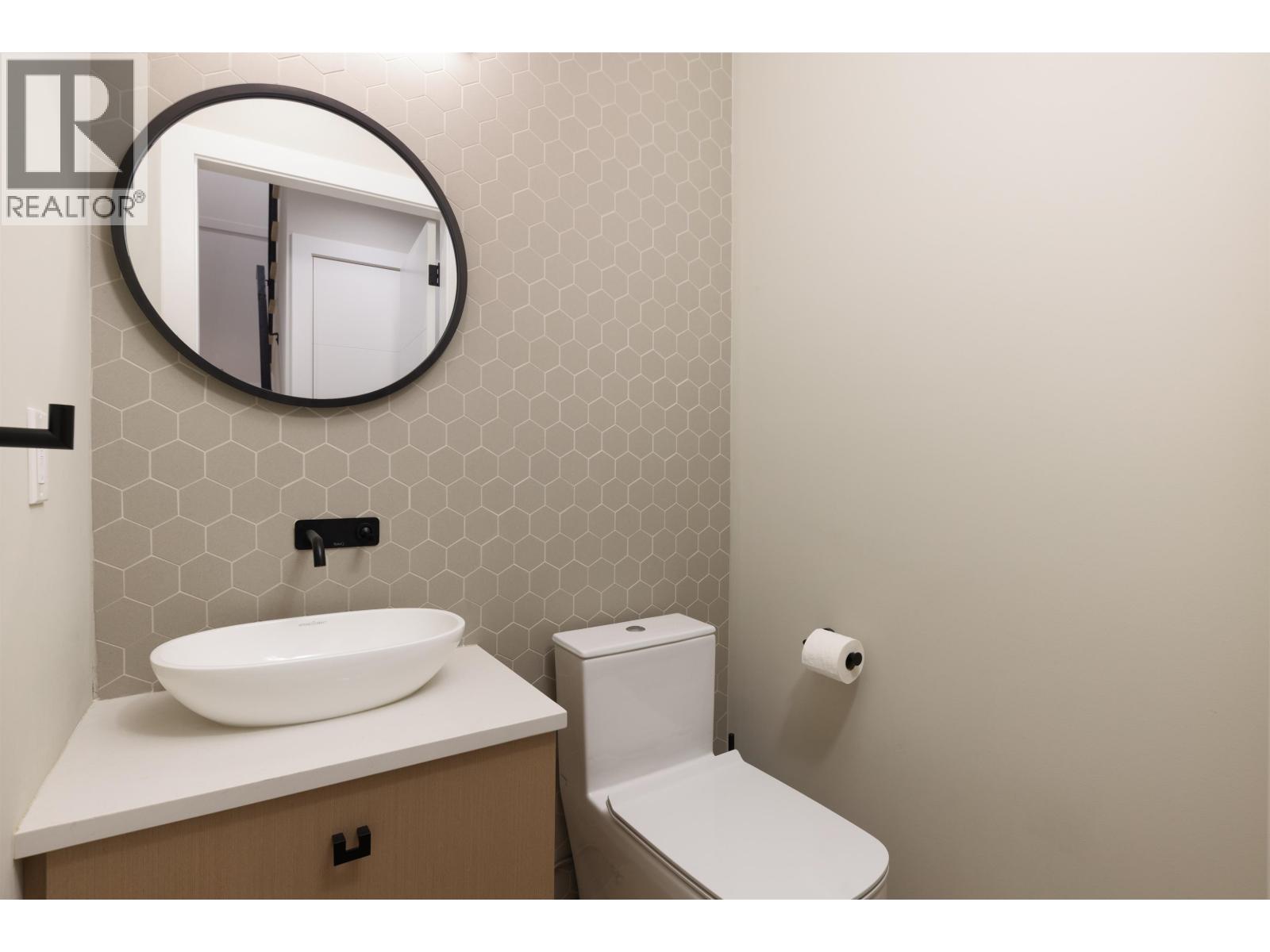 2939 W 15TH AVENUE, Vancouver