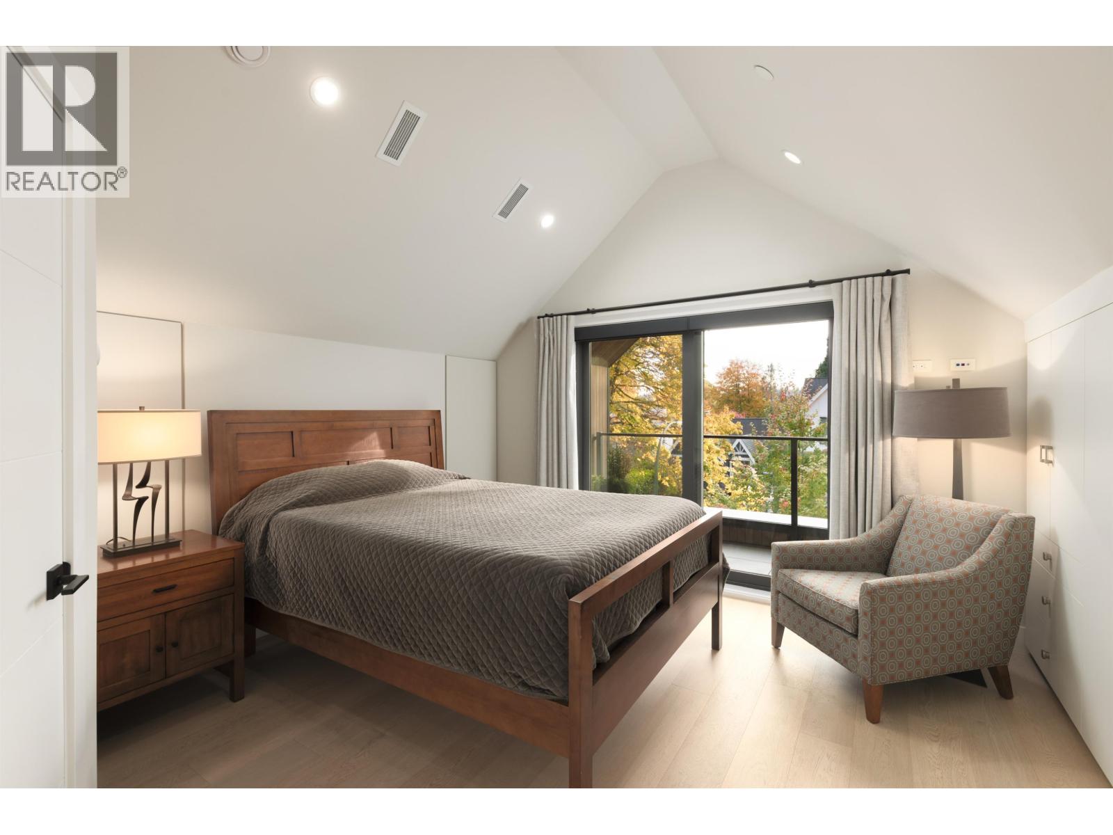 2939 W 15TH AVENUE, Vancouver