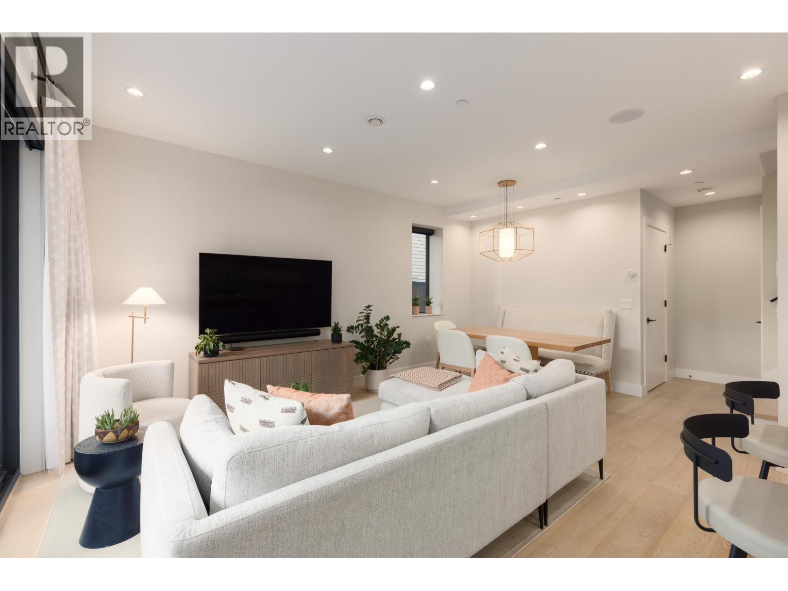 2939 W 15TH AVENUE, Vancouver