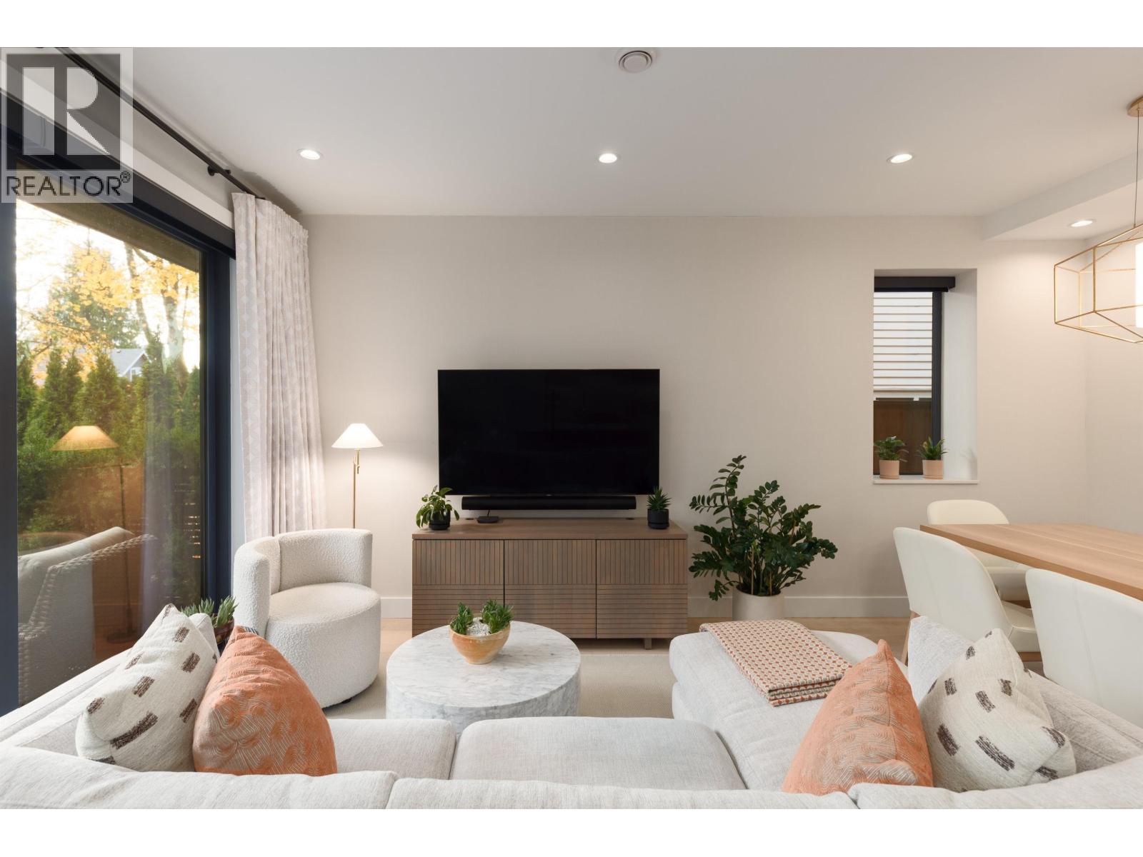 2939 W 15TH AVENUE, Vancouver