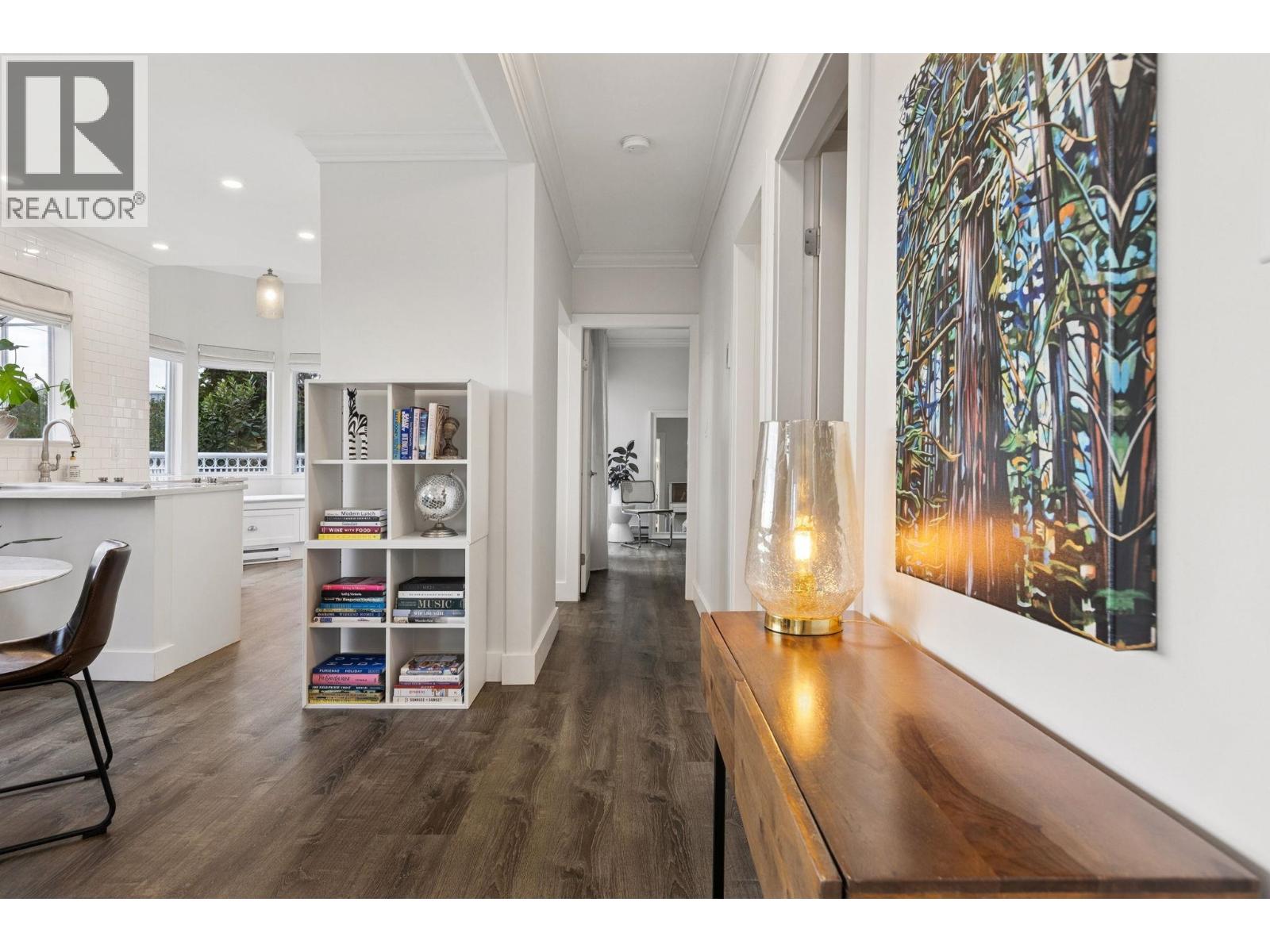 101 2440 HAYWOOD AVENUE, West Vancouver