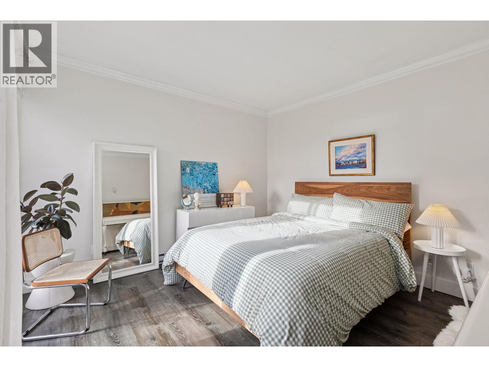 101 2440 HAYWOOD AVENUE, West Vancouver