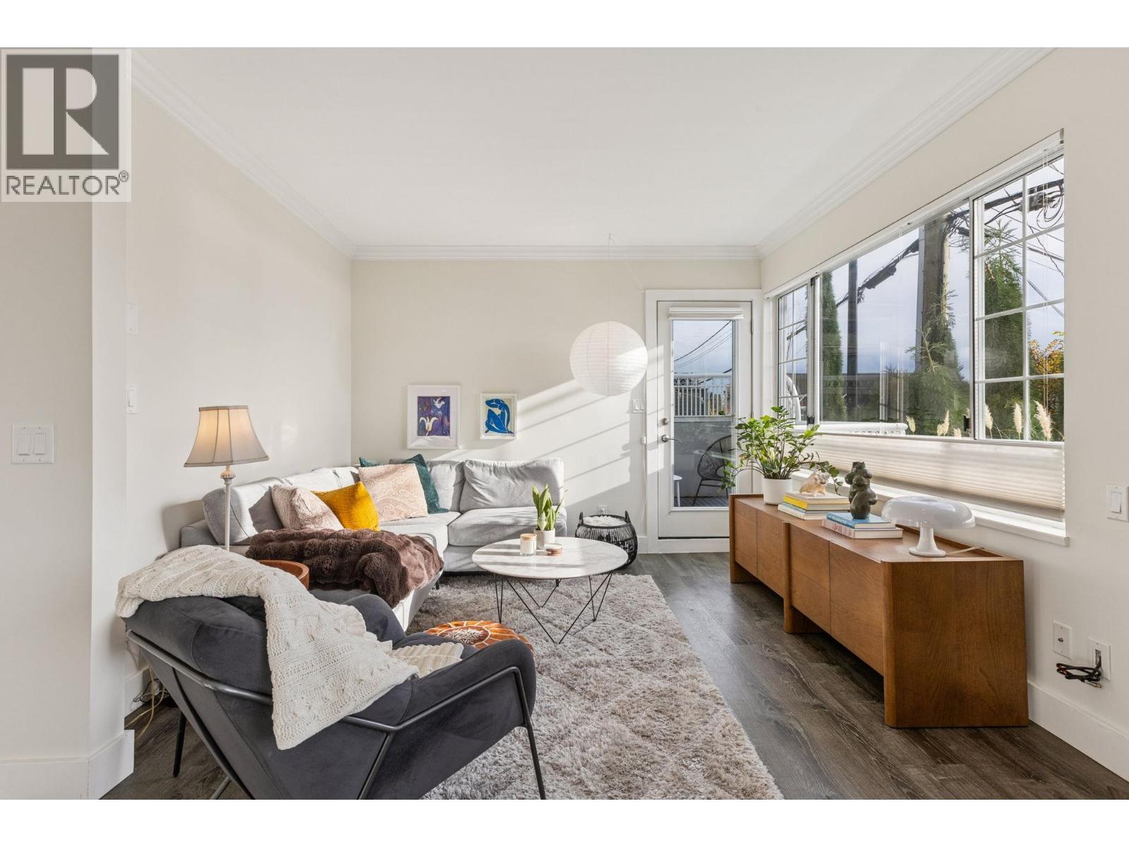 101 2440 HAYWOOD AVENUE, West Vancouver