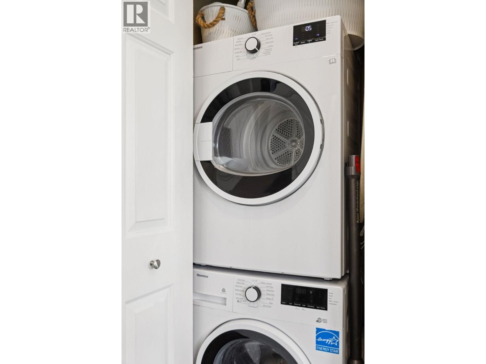 101 2440 HAYWOOD AVENUE, West Vancouver