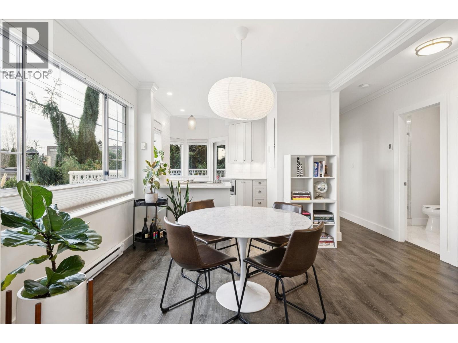 101 2440 HAYWOOD AVENUE, West Vancouver