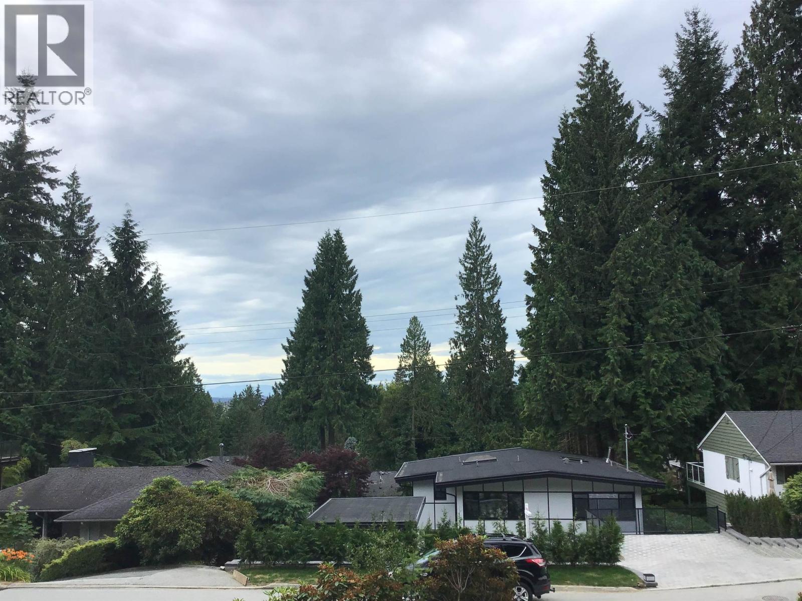 528 GREENWAY AVENUE, North Vancouver