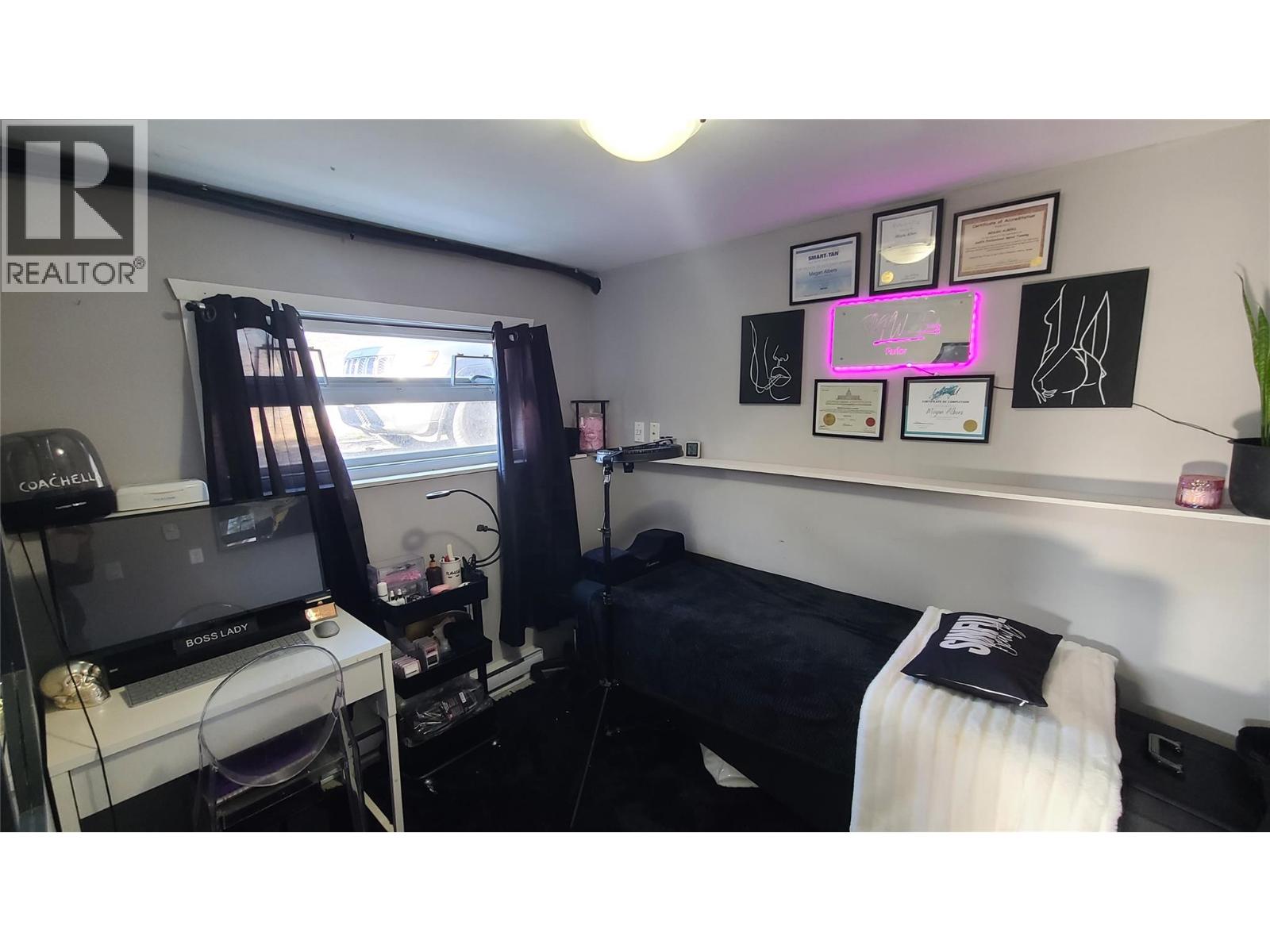  2670 GLENMORE RD Road, Kelowna