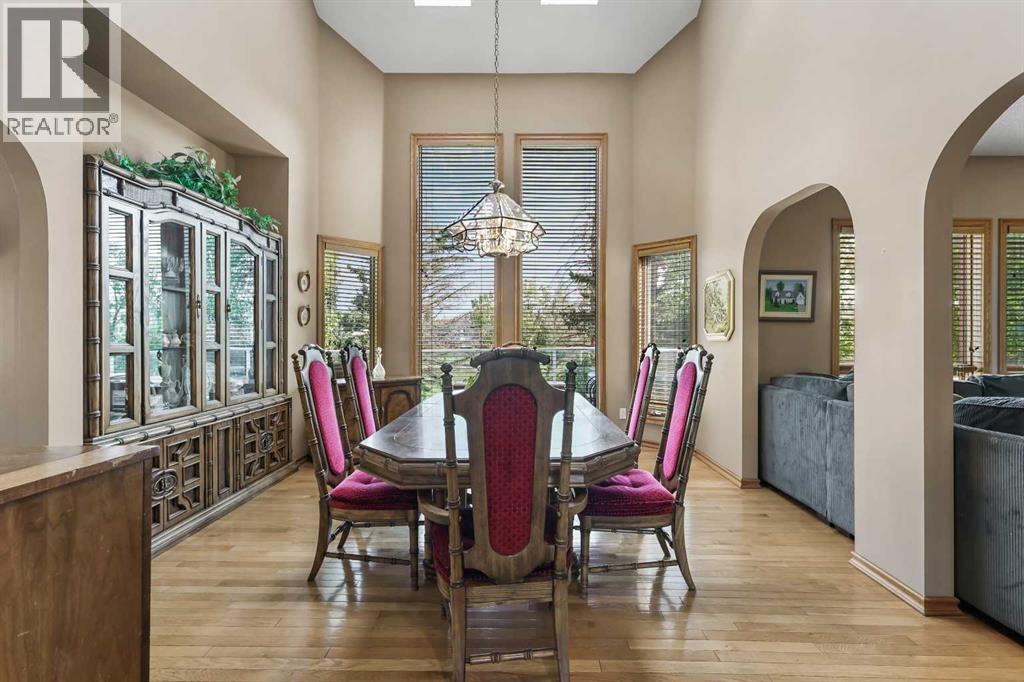 Single Family House for Sale in  Douglas Woods Court SE Douglasdale/Glen Calgary 