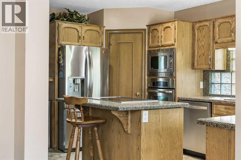 Single Family House for Sale in  Douglas Woods Court SE Douglasdale/Glen Calgary 