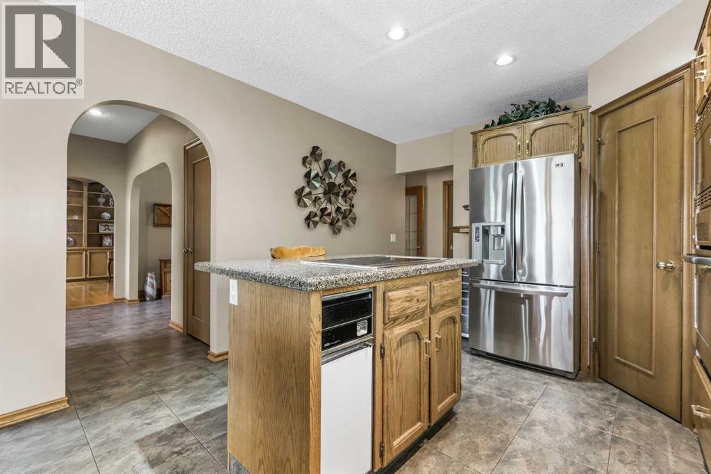 Single Family House for Sale in  Douglas Woods Court SE Douglasdale/Glen Calgary 