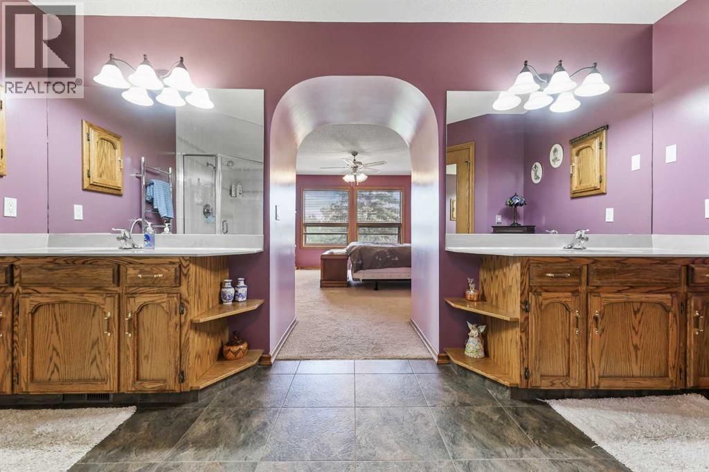 Single Family House for Sale in  Douglas Woods Court SE Douglasdale/Glen Calgary 