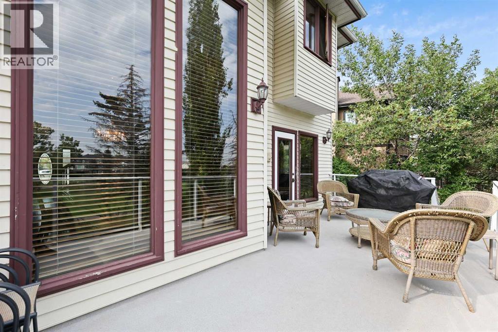 Single Family House for Sale in  Douglas Woods Court SE Douglasdale/Glen Calgary 