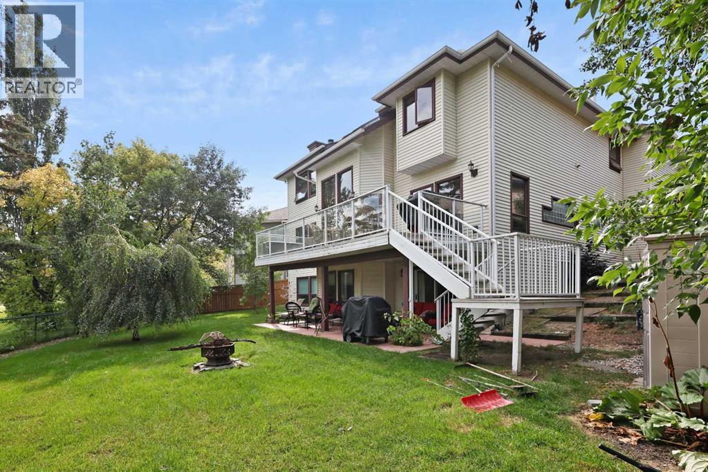 Single Family House for Sale in  Douglas Woods Court SE Douglasdale/Glen Calgary 