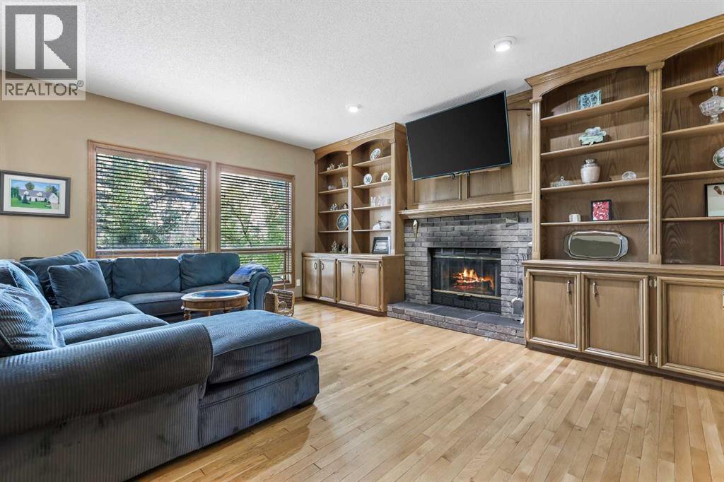 Single Family House for Sale in  Douglas Woods Court SE Douglasdale/Glen Calgary 