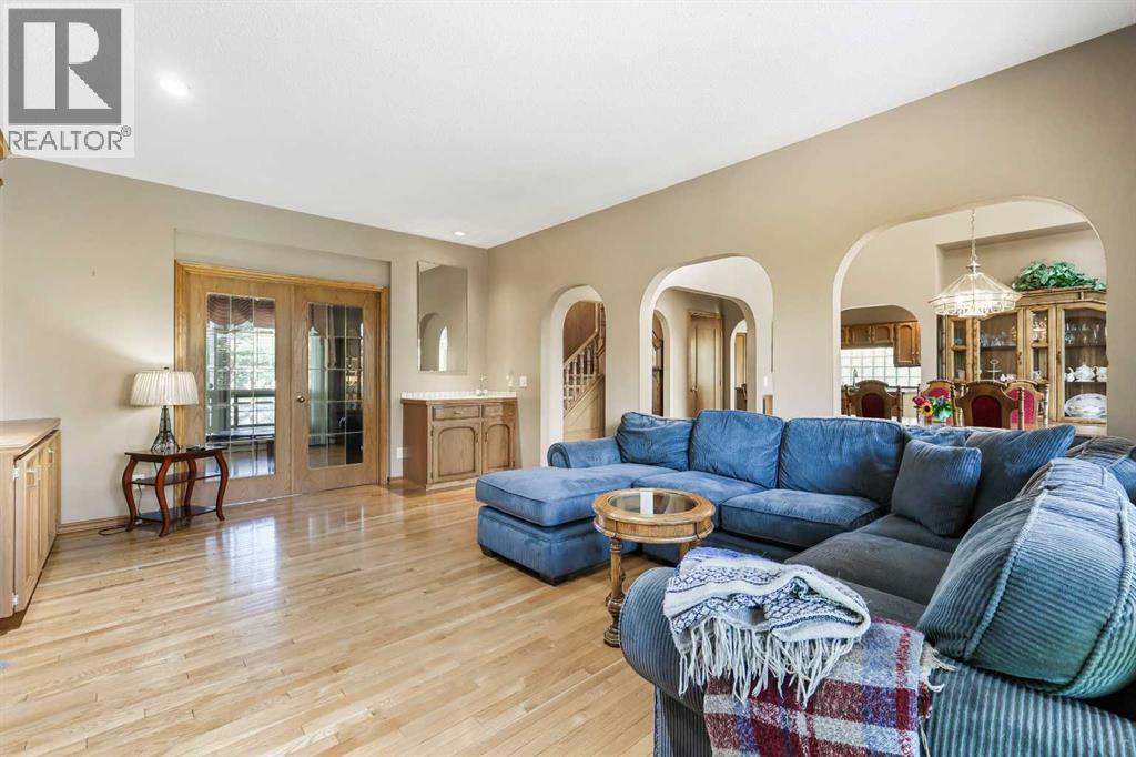 Single Family House for Sale in  Douglas Woods Court SE Douglasdale/Glen Calgary 