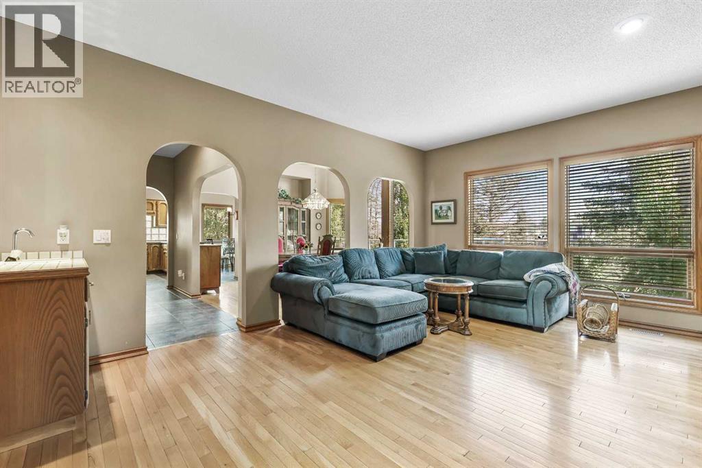 Single Family House for Sale in  Douglas Woods Court SE Douglasdale/Glen Calgary 