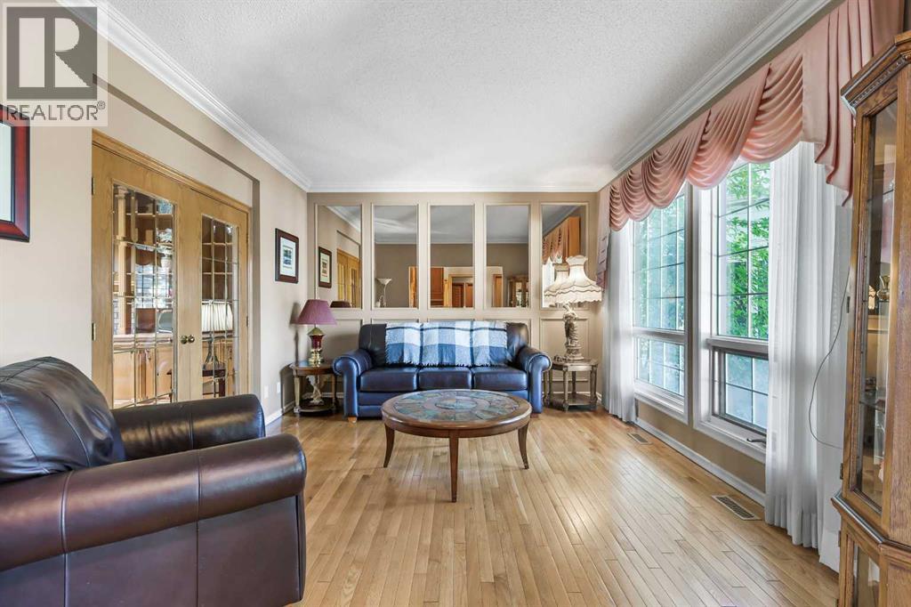 Single Family House for Sale in  Douglas Woods Court SE Douglasdale/Glen Calgary 