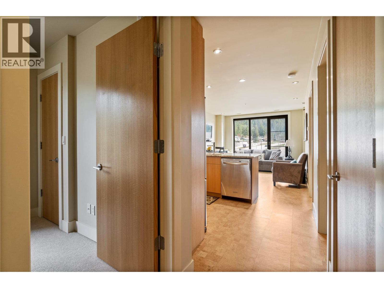 401 326 Mara Lake Lane, Sicamous