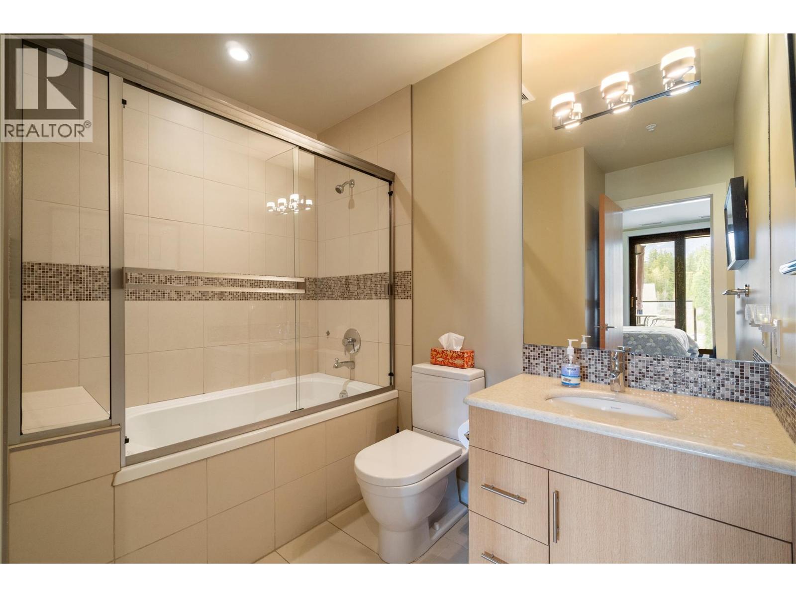 401 326 Mara Lake Lane, Sicamous