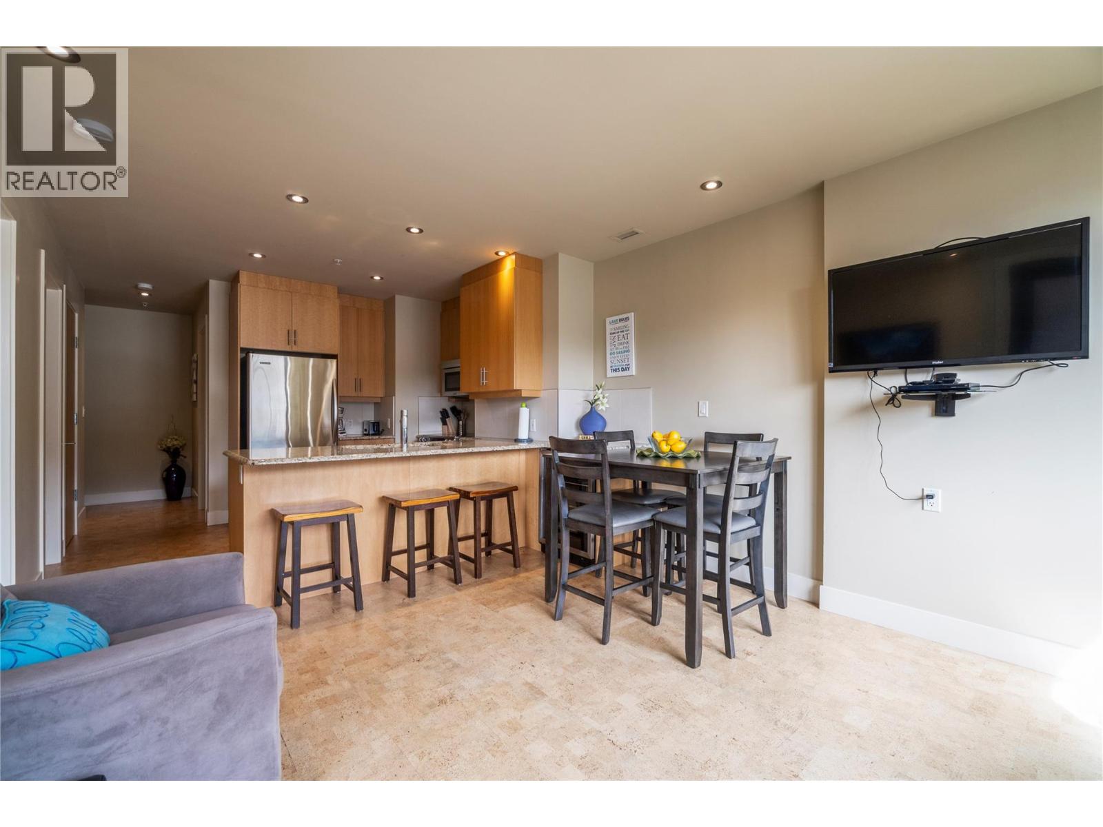 401 326 Mara Lake Lane, Sicamous