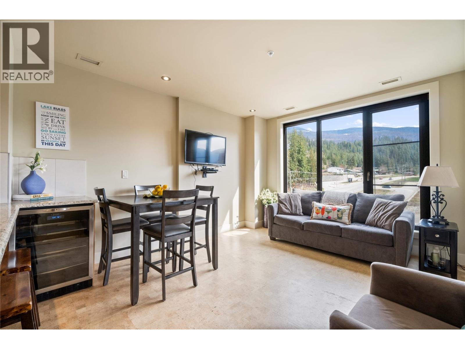 401 326 Mara Lake Lane, Sicamous