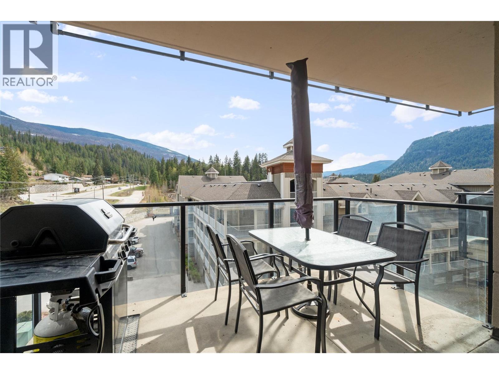 401 326 Mara Lake Lane, Sicamous