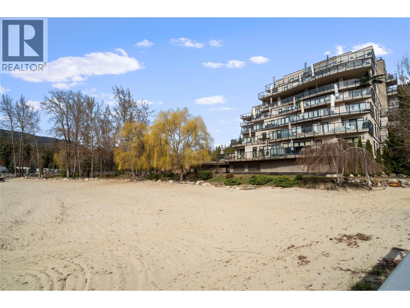 401 326 Mara Lake Lane, Sicamous