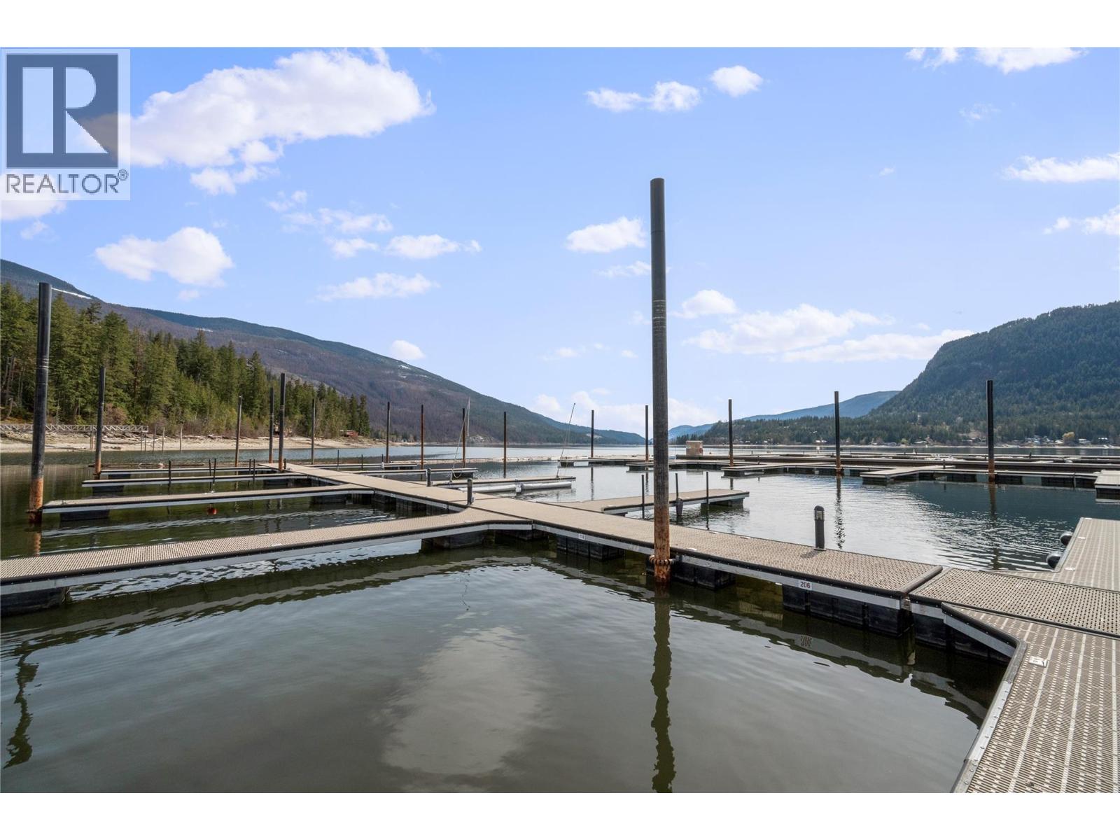 401 326 Mara Lake Lane, Sicamous