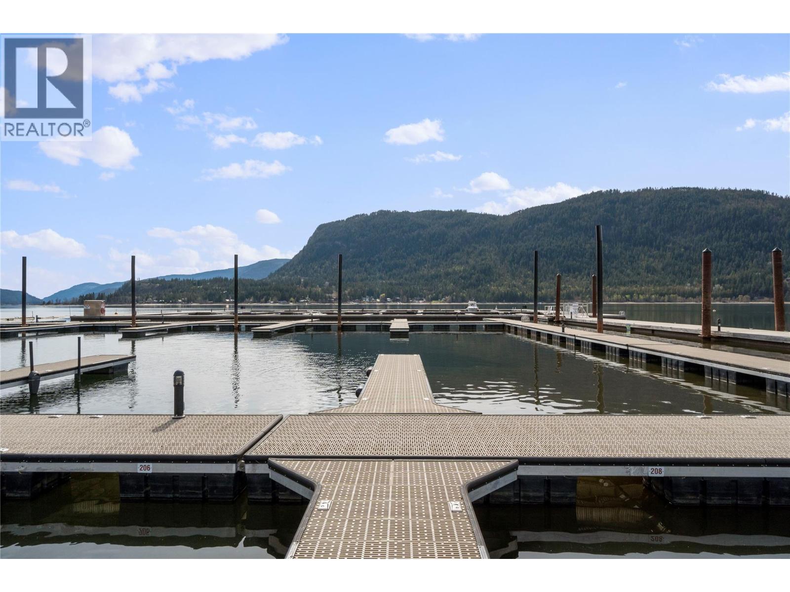 401 326 Mara Lake Lane, Sicamous