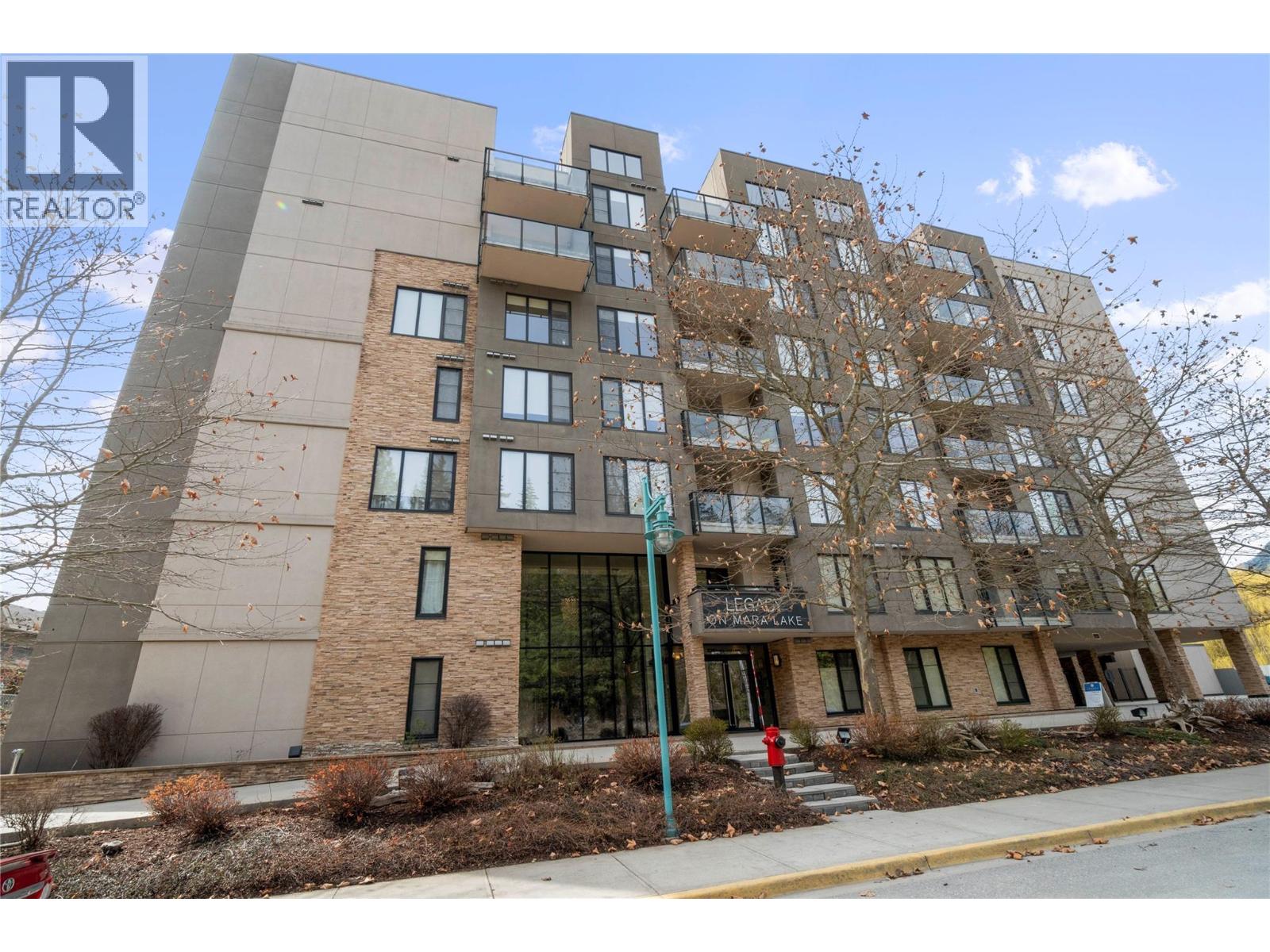 401 326 Mara Lake Lane, Sicamous