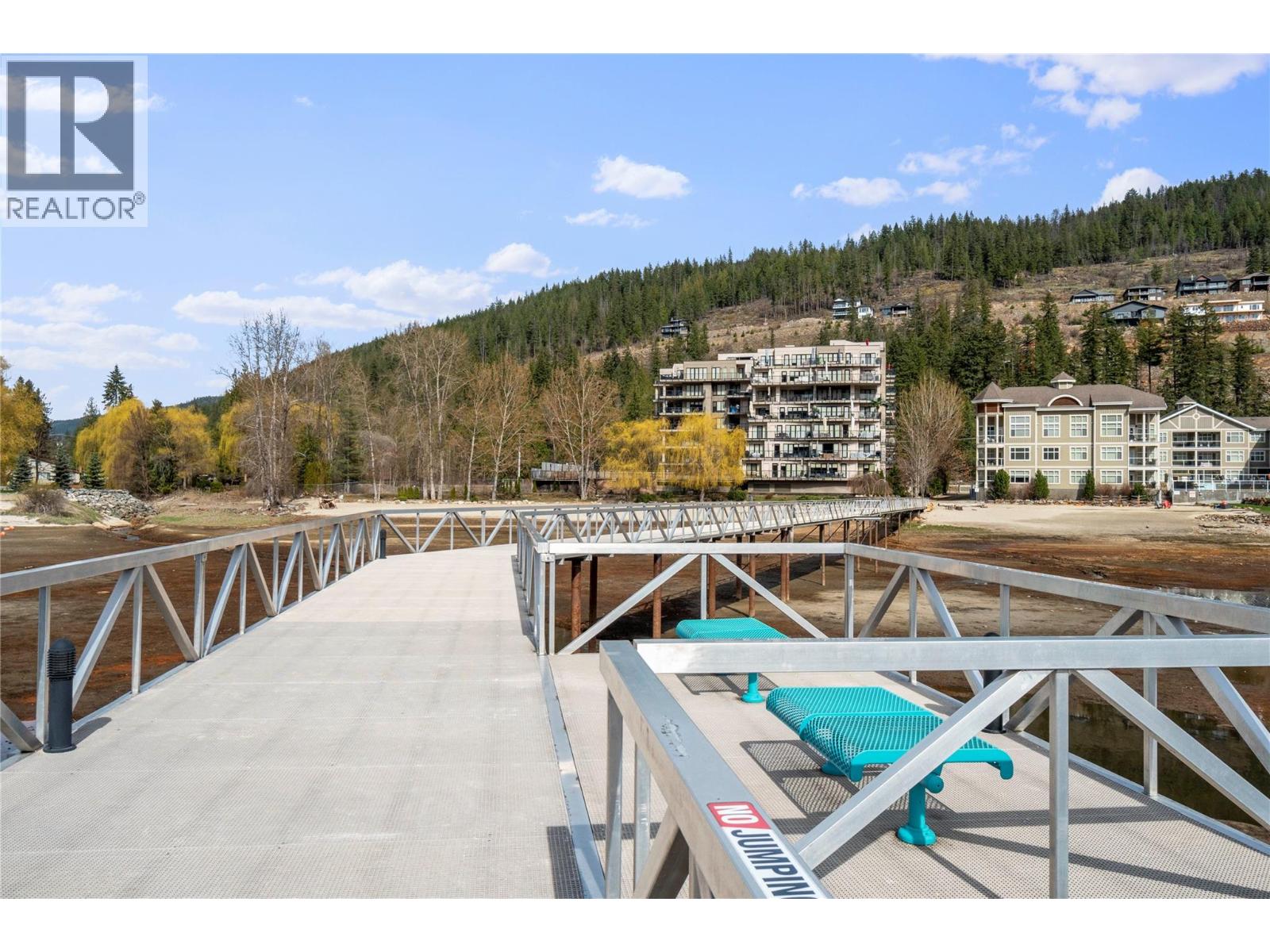 401 326 Mara Lake Lane, Sicamous