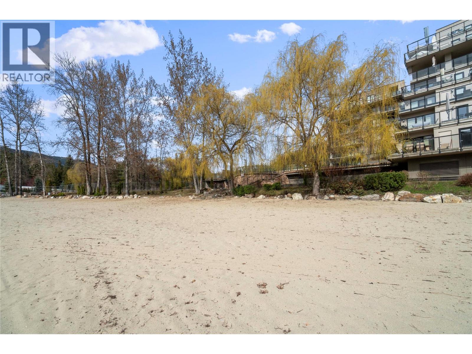 401 326 Mara Lake Lane, Sicamous