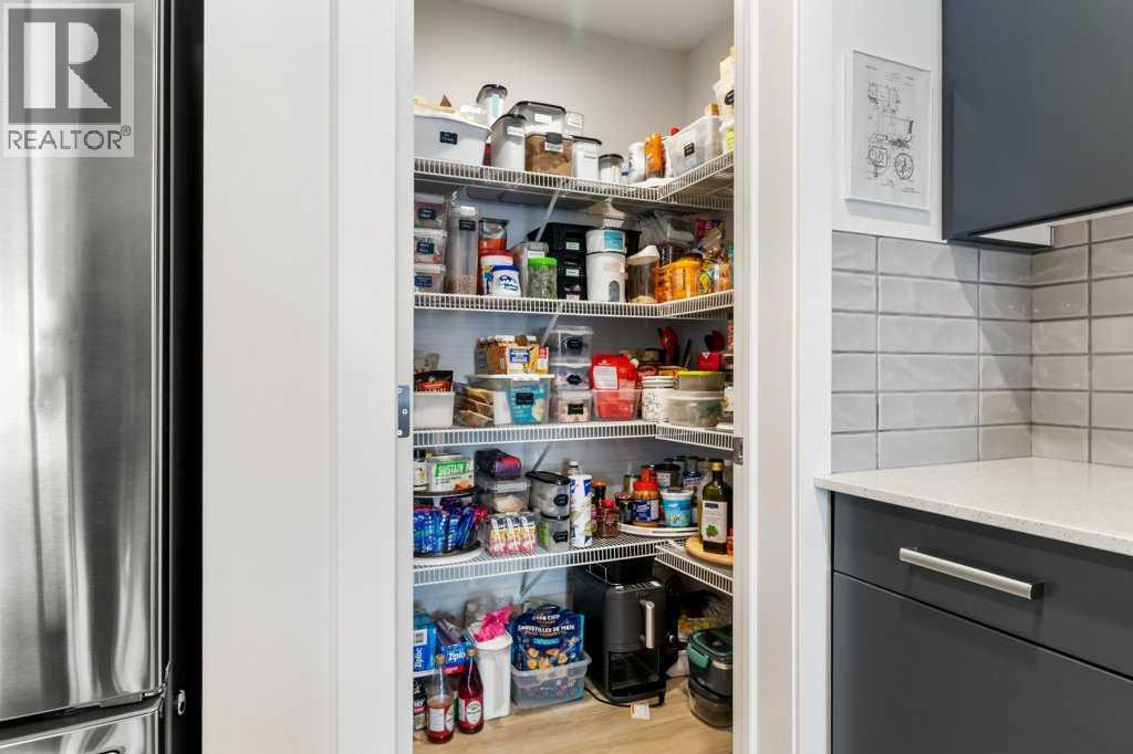 Single Family House for Sale in  Earl Close Evergreen Red Deer 