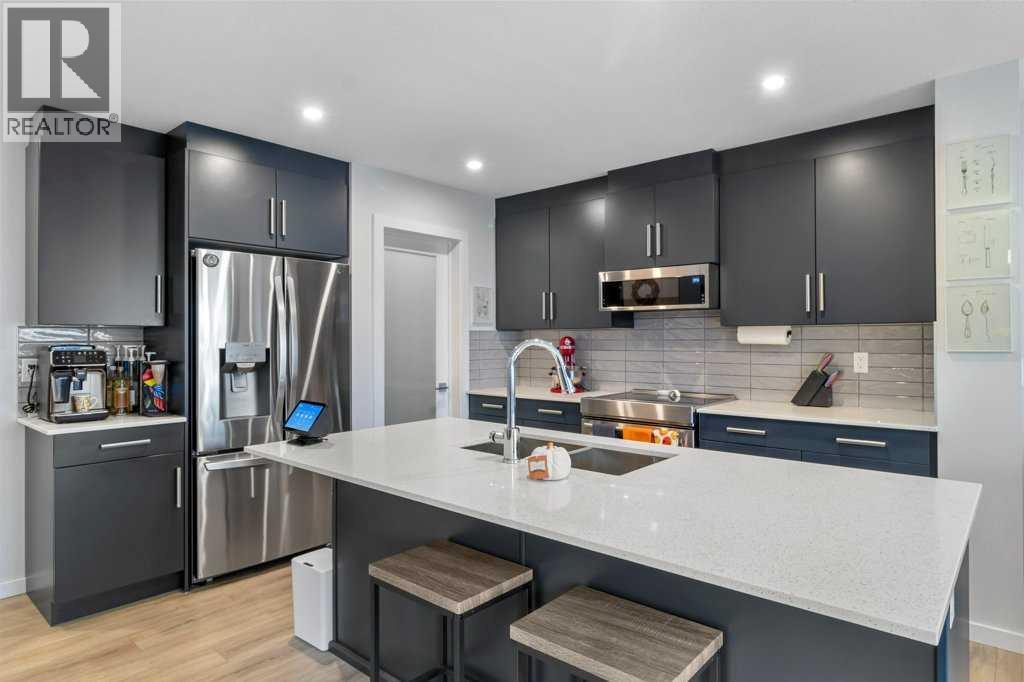 Single Family House for Sale in  Earl Close Evergreen Red Deer 