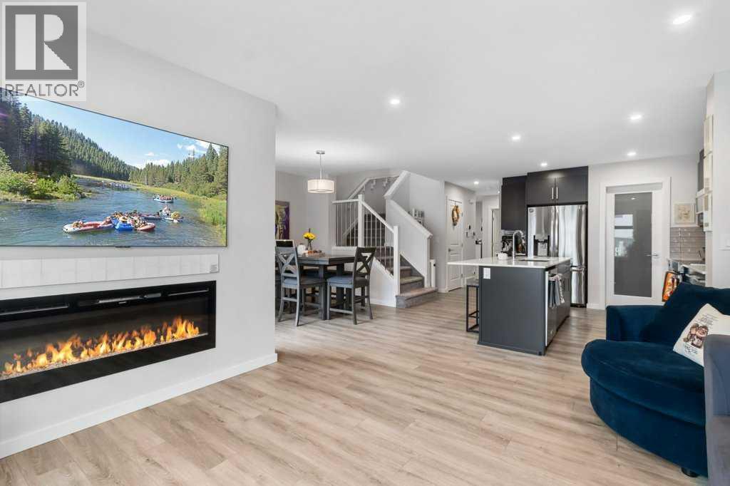 Single Family House for Sale in  Earl Close Evergreen Red Deer 