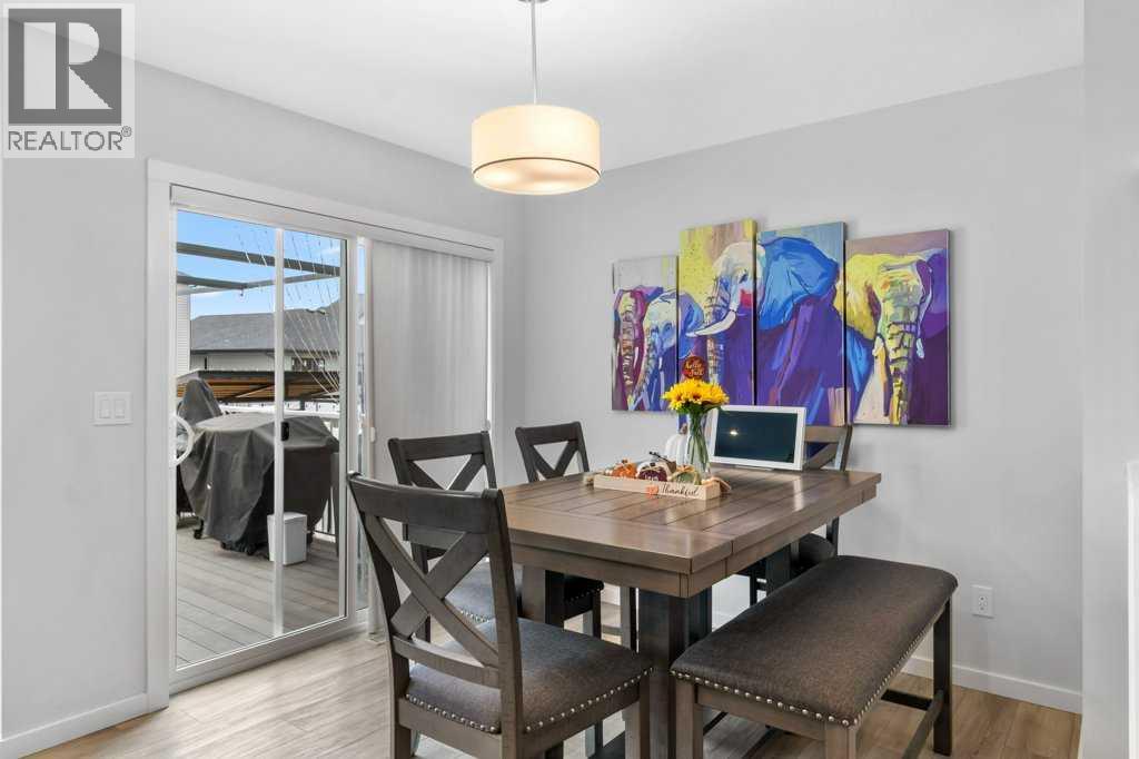 Single Family House for Sale in  Earl Close Evergreen Red Deer 