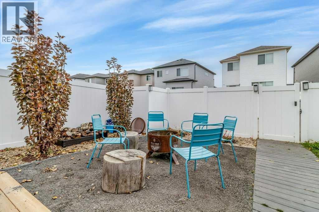 Single Family House for Sale in  Earl Close Evergreen Red Deer 