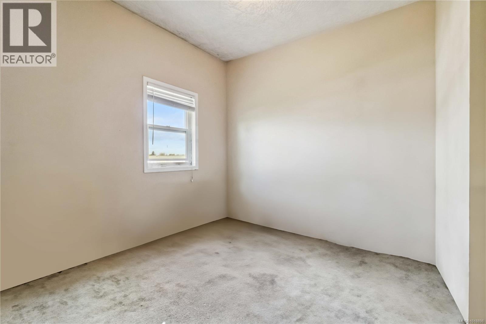 806 Old Esquimalt Rd, Esquimalt