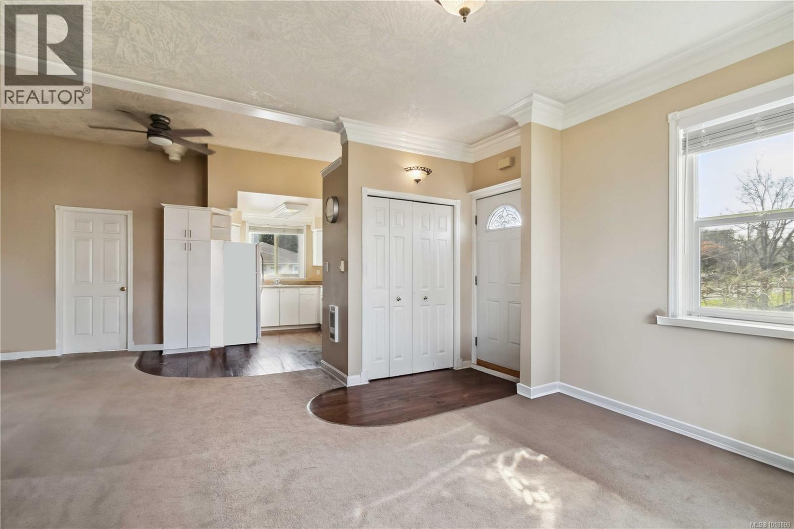 806 Old Esquimalt Rd, Esquimalt